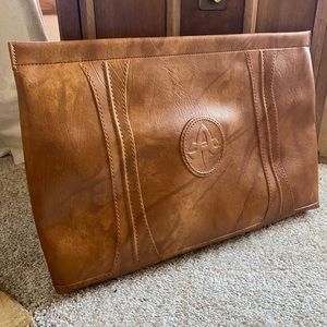 Vintage deadstock American Tourister Business Case